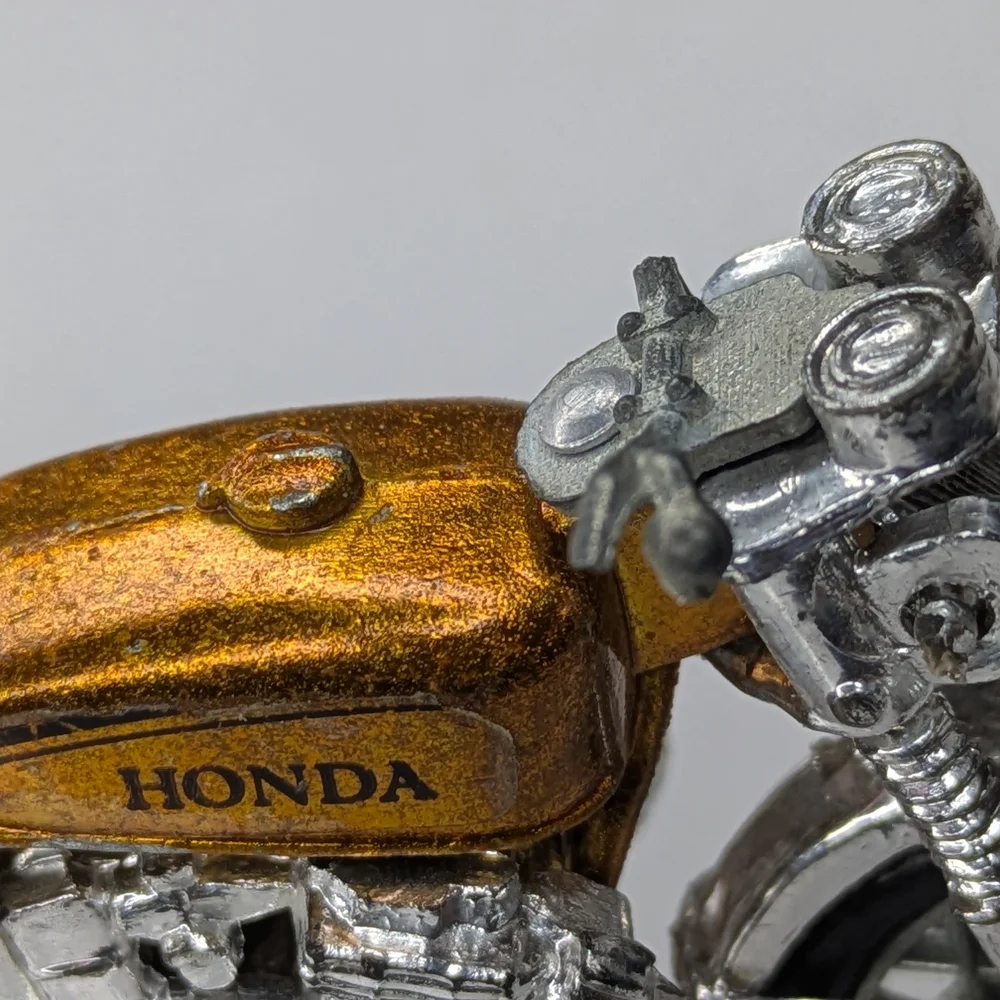 Vintage 1980 ZEE TOYS Gold HONDA 750 Motorcycle diecast - Picture 7 of 8